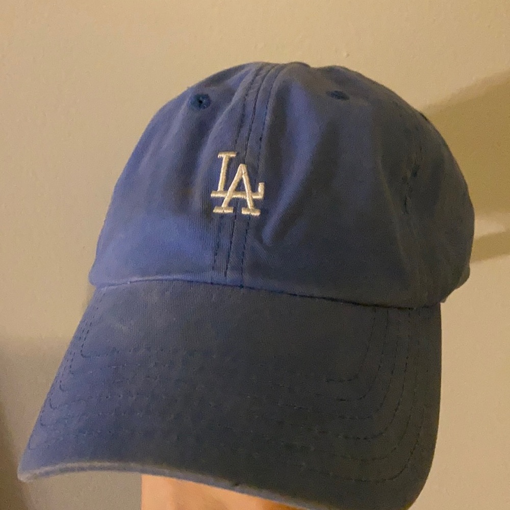 Women’s LA Dodgers distressed baseball cap